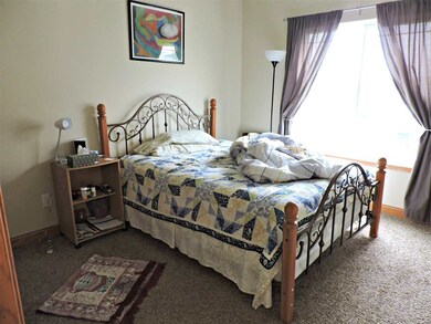 5018 Millenium Dr, Cedar Falls, IA 50613 - photo 5