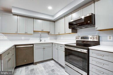 2032 Brooks Square Place, Falls Church, VA 22043 - photo 5