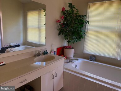 9311 Copernicus Dr, Lanham, MD 20706 - photo 3