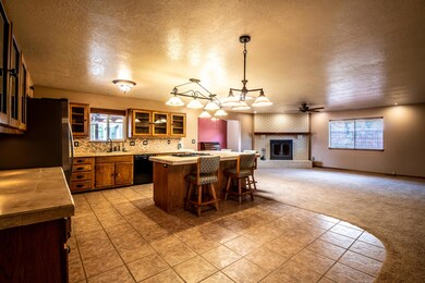 5801 Chaparral Cir, Farmington, NM 87402 - photo 3