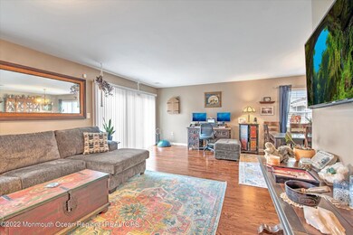 06-LIVING ROOM