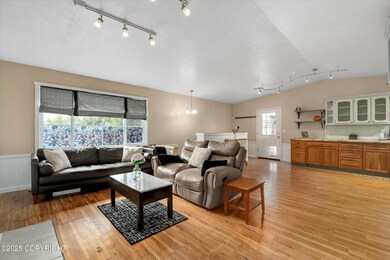 05-9011 Lance Cir005