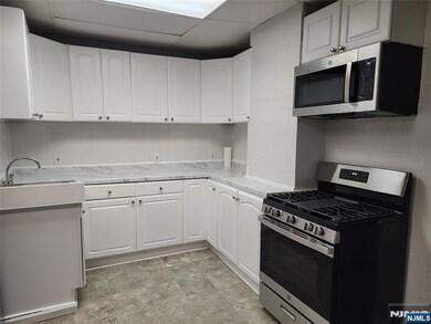 32 Charles St unit 2, Lodi, NJ 07644 - photo 2