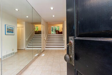 3020 Fox Run, Des Moines