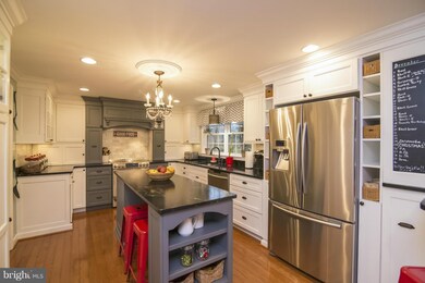 10407 Regina Ct, Clarksburg, MD 20871 - photo 7