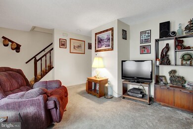 246 Lily Ct, Hagerstown, MD 21740 - photo 3