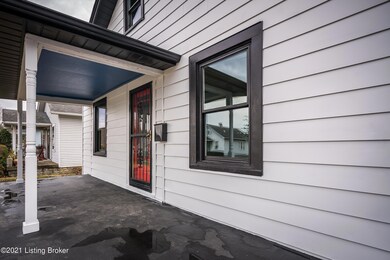 610 Albany Street-04