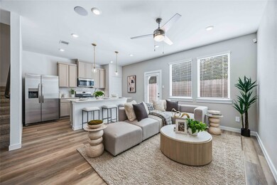 959 Green Vines Ln, Houston, TX 77091 - photo 7