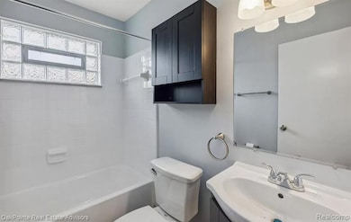 4221 N Grand River Ave, Lansing, MI 48906 - photo 7