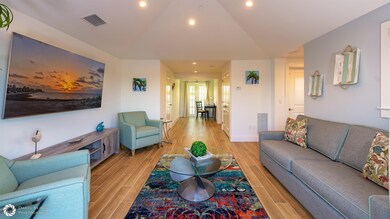 7-125SIMONTON-16x9-4thfloorlivingroomand