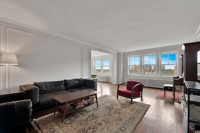 Edgewater Beach Apartments unit 507, Chicago, IL 60640 - photo 4