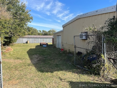 700 E Golden Ave, Copan, OK 74022 - photo 2