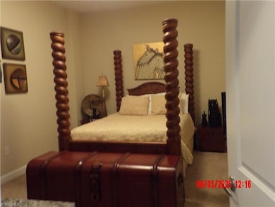 Center Pointe Greensboro unit 908, Greensboro, NC 27401 - photo 7