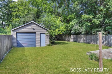 1023 Boston St SE Grand Rapids (3 of 21)