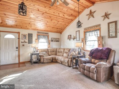 278 Tall Pine Ln, Gerrardstown, WV 25420 - photo 4