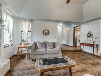 1505 NE 25th St, Moore, OK 73160 - photo 7