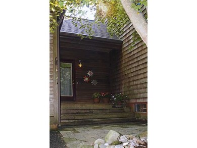 124 Winsome Dr, Saunderstown, RI 02874 - photo 2