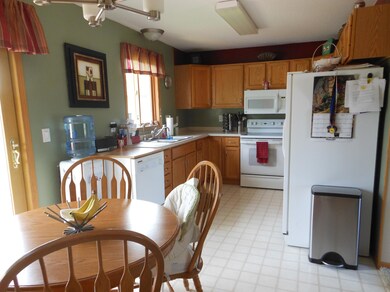 dining to kitchen