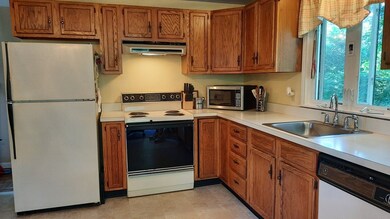 6 Hoover St, Plymouth, MA 02360 - photo 2