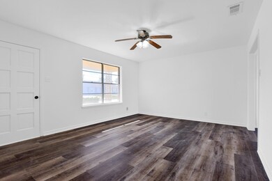 208 Texoma Dr, Whitesboro, TX 76273 - photo 6