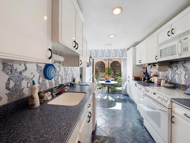 GALLEY KITCHEN