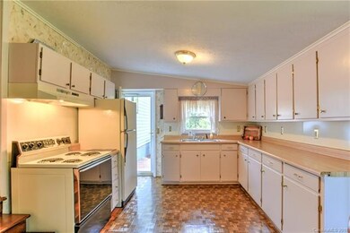 Light and Bright Kitchen