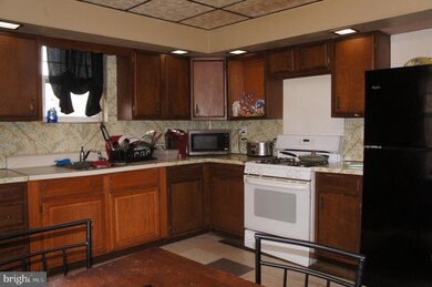 315 Sherman St, Gloucester City, NJ 08030 - photo 5