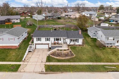 2713 Hickory Dr SW, Cedar Rapids, IA 52404 - photo 4