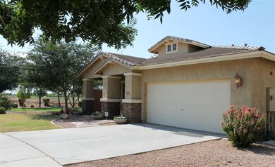 03 FRONT OF HOUSE