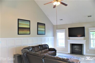 950 Ashland Ave, Statesville, NC 28677 - photo 2