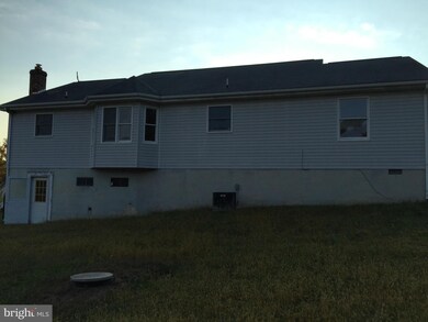 5872 Timber Ridge Rd, Berkeley Springs, WV 25411 - photo 3