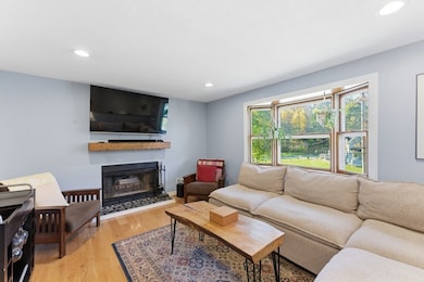 162 Pendleton Ave, Chicopee, MA 01020 - photo 4