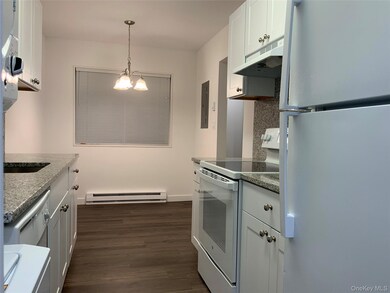 401 Cabot Ct E unit C401, Saint James, NY 11780 - photo 4