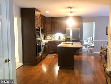 1520 Colony Dr, Reading, PA 19610 - photo 5