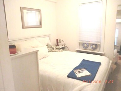 9main 1st flr bedroom1