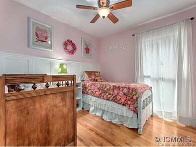 74 Robinson Ave, Asheville, NC 28803 - photo 7