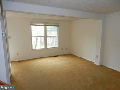 7965 Tyson Oaks Cir, Vienna, VA 22182 - photo 5