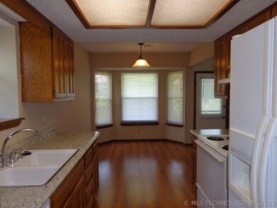 1901 E Reno St, Broken Arrow, OK 74012 - photo 6