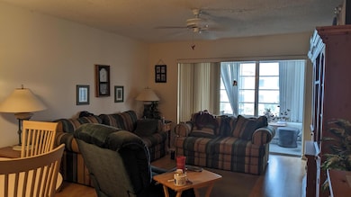 711 Lori Dr unit 309, Palm Springs, FL 33461 - photo 5