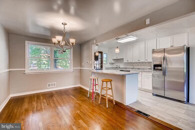 1004 Middleborough Rd, Essex, MD 21221 - photo 6