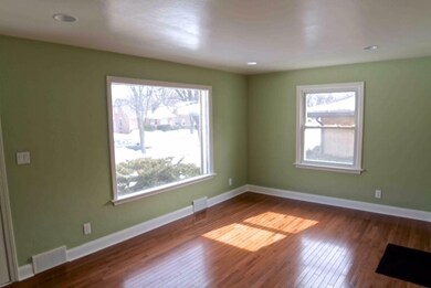 1032 Leith Ave, Waukegan, IL 60085 - photo 2