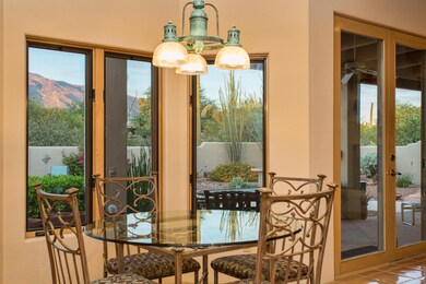 INFORMAL DINING
