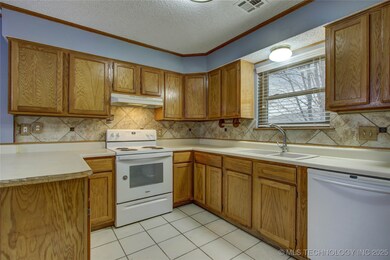 7213 E 46th Place, Tulsa, OK 74145 - photo 5