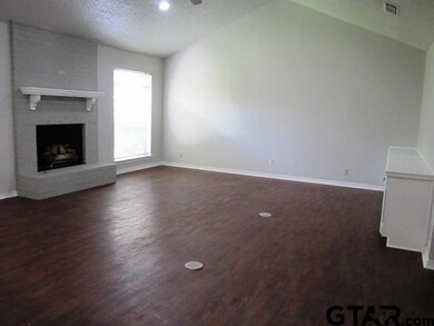 406 406 Woodland Hills, Tyler, TX 75701 - photo 4