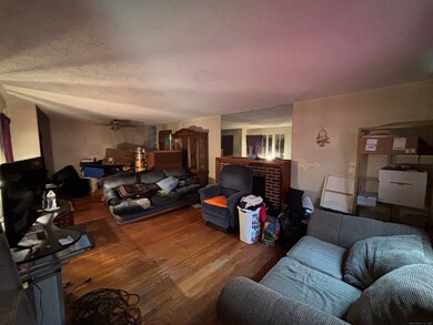 563 Sherman Pkwy, New Haven, CT 06511 - photo 6