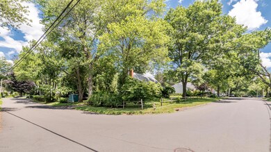 25 Stuart Dr, Old Greenwich, CT 06870 - photo 4