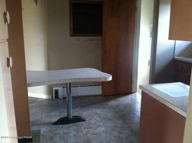 521 Charles St, Slatington, PA 18080 - photo 5