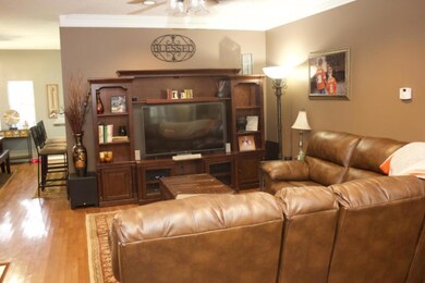 470 Beacon Dr, McMinnville, TN 37110 - photo 7