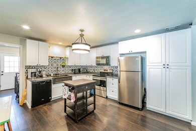 707 Jackson St, Weatherford, TX 76086 - photo 4