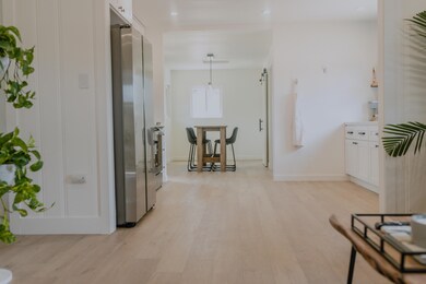 Entry/ Living Room